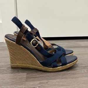 Banana Republic Women’s Blue and Tan Wedges - size 9